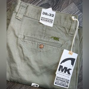 Mens pants size 38 x 32 - New with tags - Mountain khakis